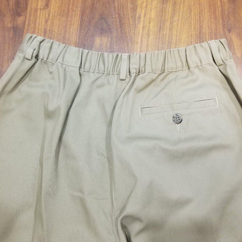 Ladies' L.L. Bean Cropped Khaki Chinos, Size 12 R, EUC - Picture 4 of 10
